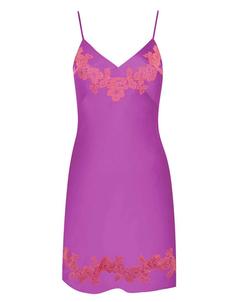 CailineСорочка из шелка цвета фуксии с вышивкой Cailine