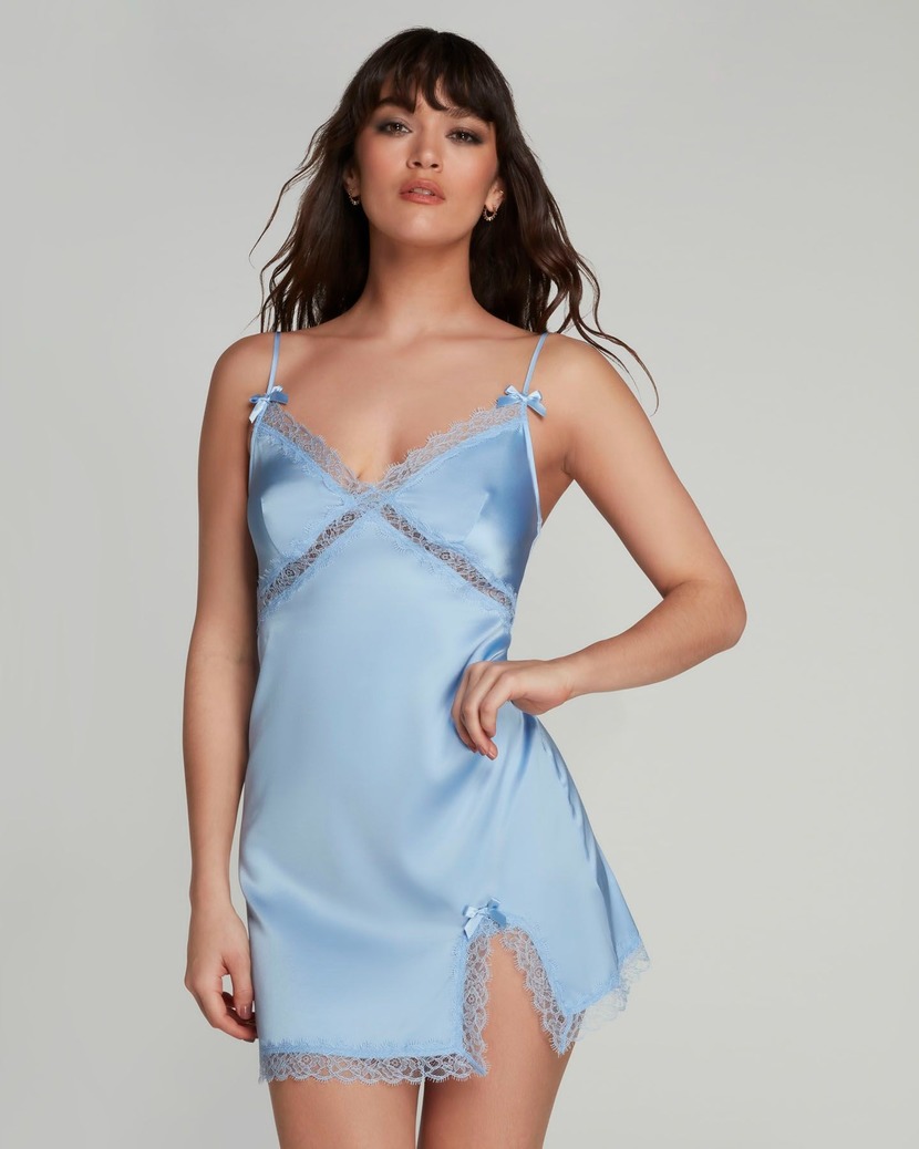 GiseleГолубая короткая сорочка Gisele