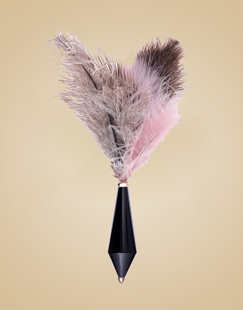 OnyxРозовое перо для щекотания Onyx
