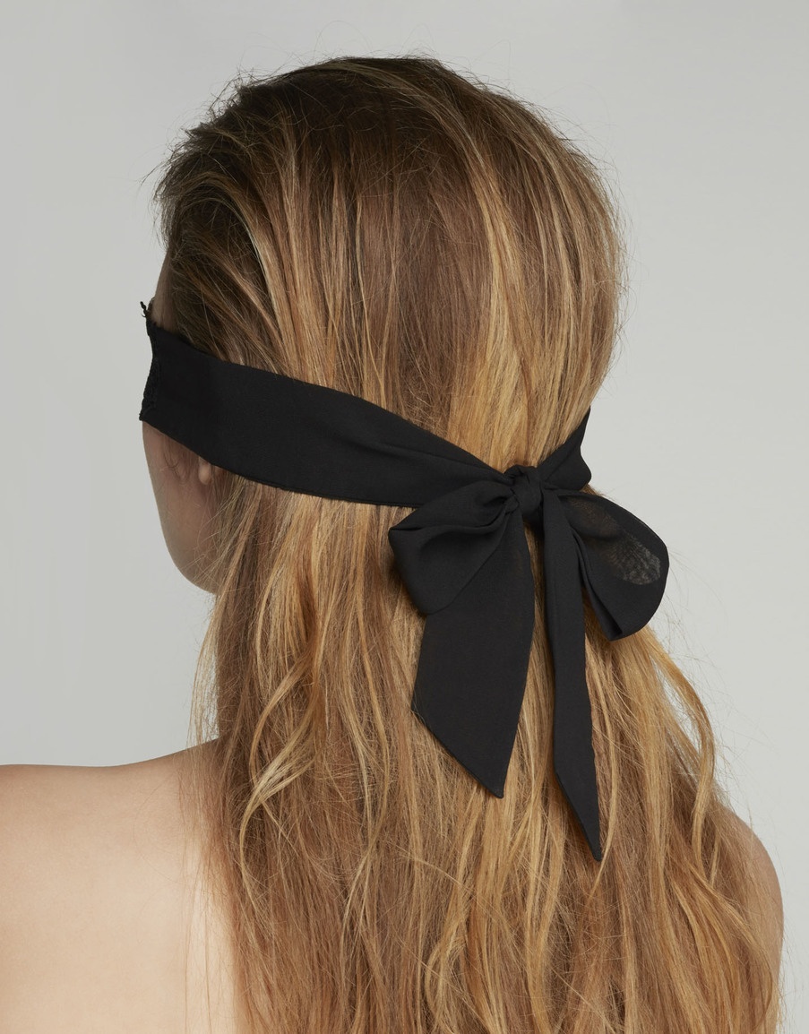 Черная маска Amari