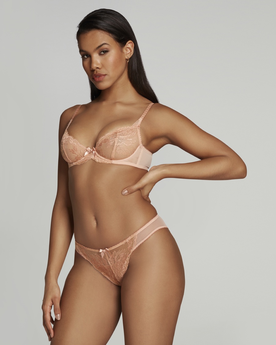 Кремовые кружевные классические трусы Yara