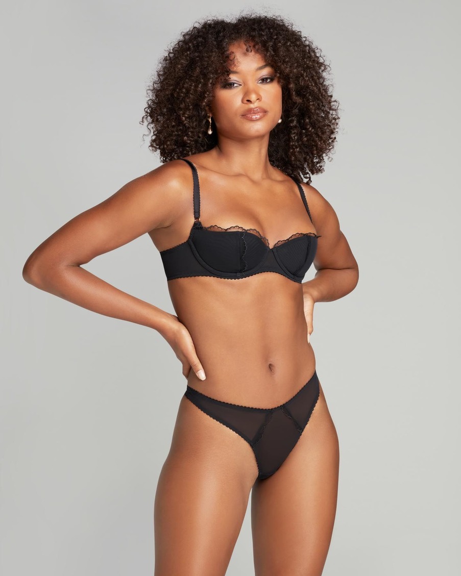 Черные трусы стринги Sara