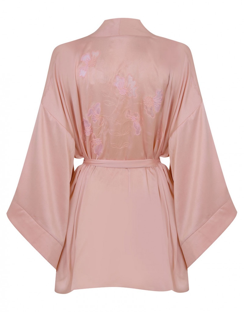 Трахтенбергпен сахнада жалаңаш