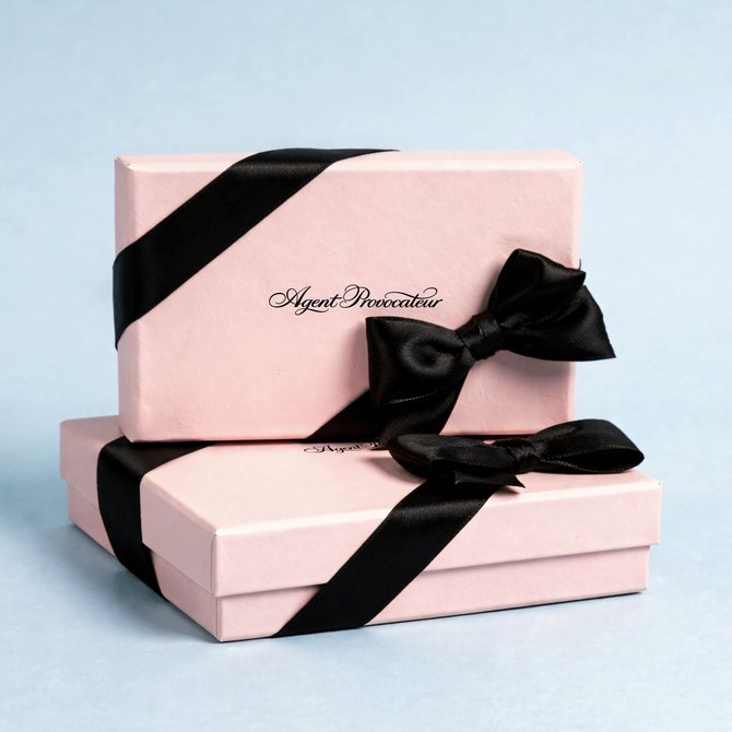 Пояс для чулок в подарок