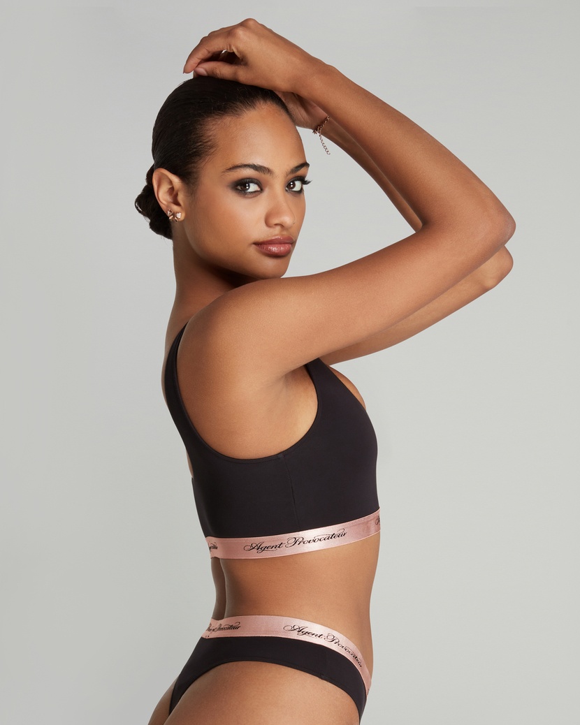 CleaЧерные трусы стринги Clea