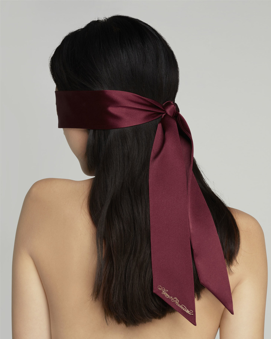 Бордово-золотая маска Naughty