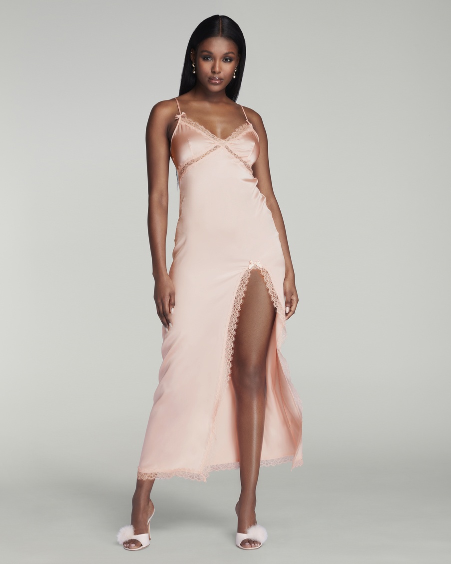 Бледно-розовая длинная сорочка Gisele