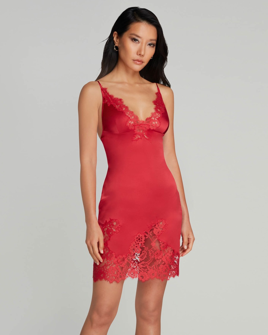 Красная сорочка с кружевом Emmaline