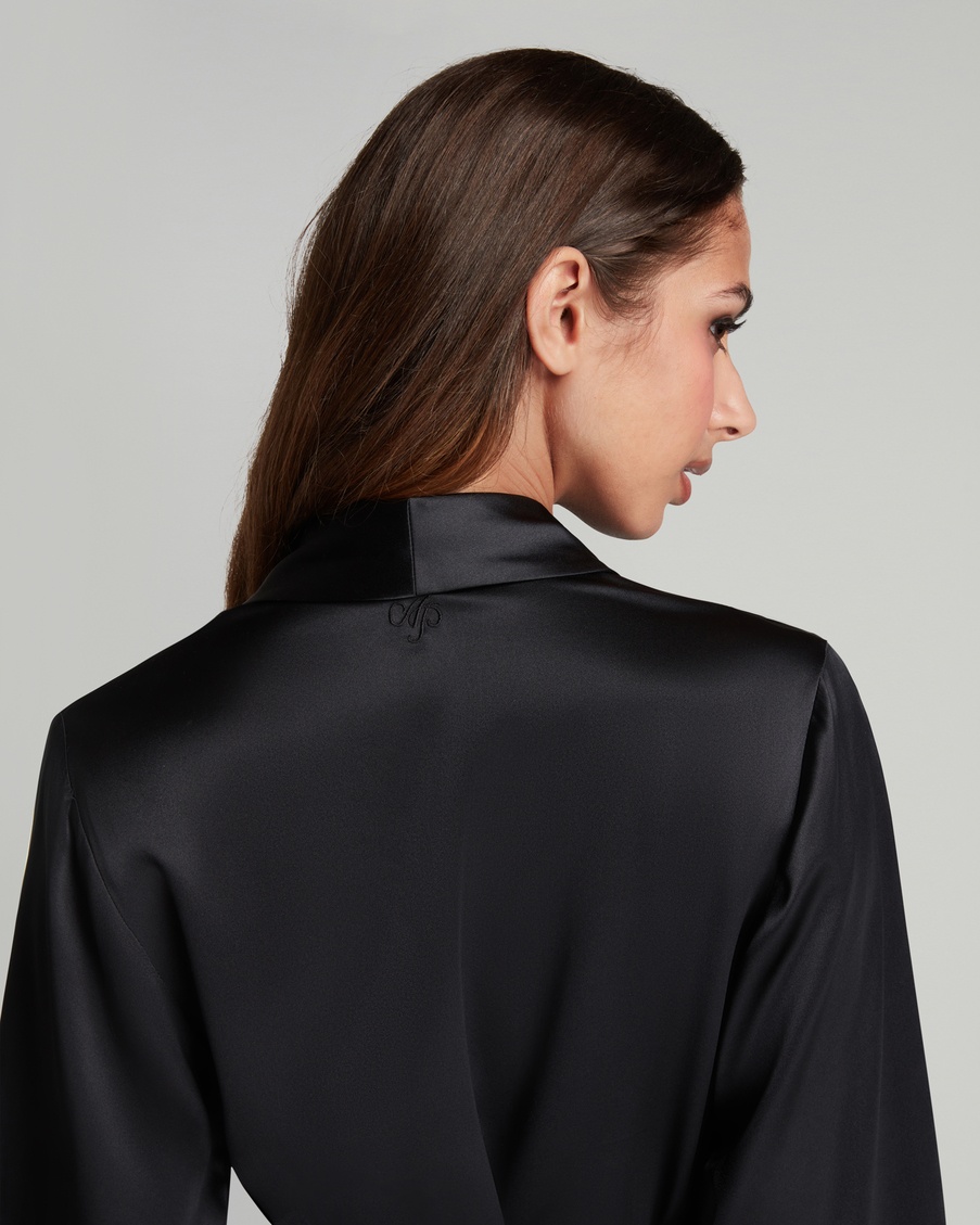 Черный длинный халат Cecily