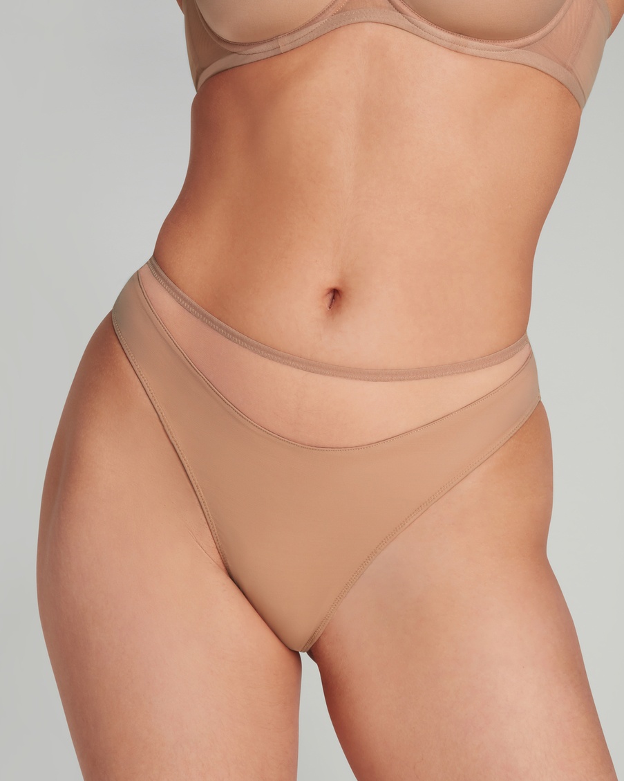 Бежевые трусы с высокой посадкой Lucky